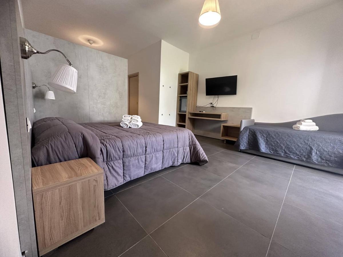 Frontemare Hotel Village & Ristorante Роди Гарганико Екстериор снимка